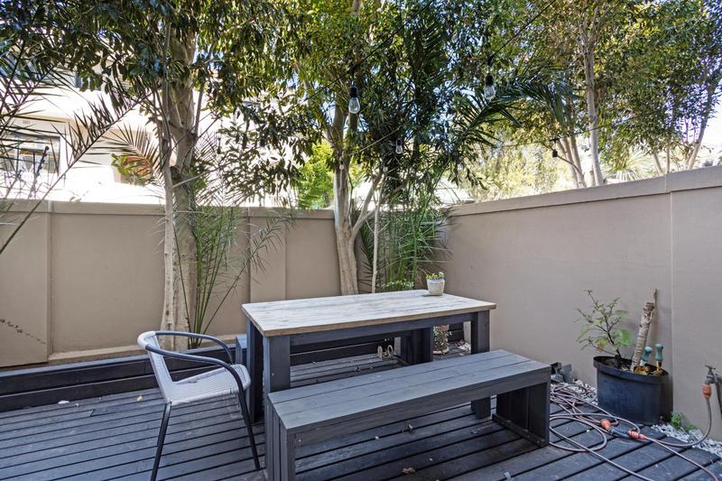 2 Bedroom Property for Sale in Sea Point Western Cape